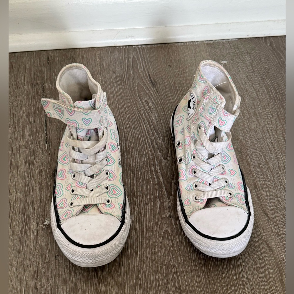 Converse Girls Sneakers Size 2 – Heart Print Cute Shoes